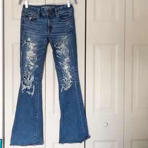 American Eagle Flare Jeans 🌟